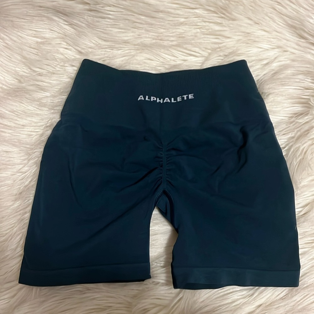 Alphalete Amplify Short 4.5” - Color Midnight